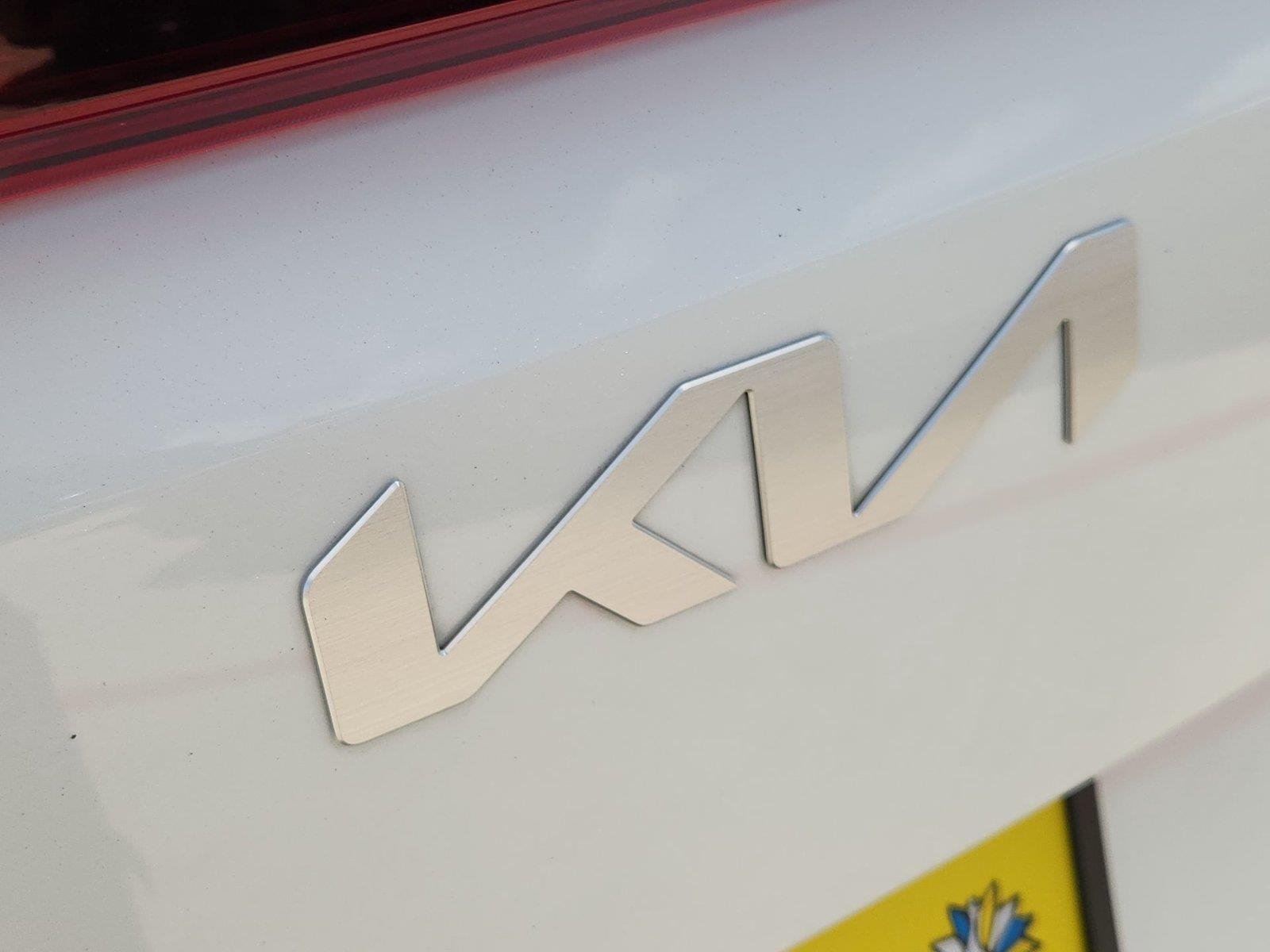 2025 Kia Carnival MPV photo 29 of 33