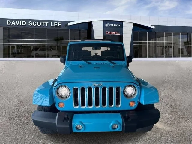 Used 2017 Chief Clearcoat Jeep Sahara image 2