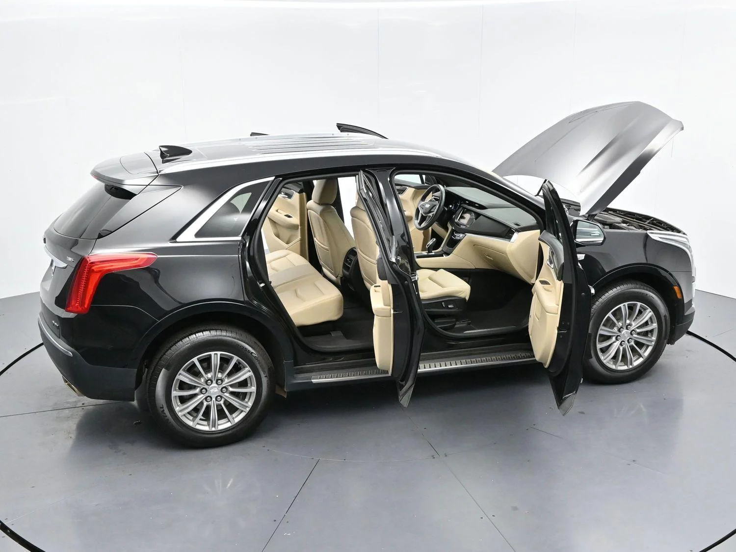Used 2017 STELLAR BLACK METALLIC Cadillac FWD image 36