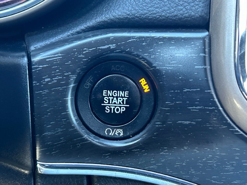 Used 2017 Silver Jeep Limited image 25