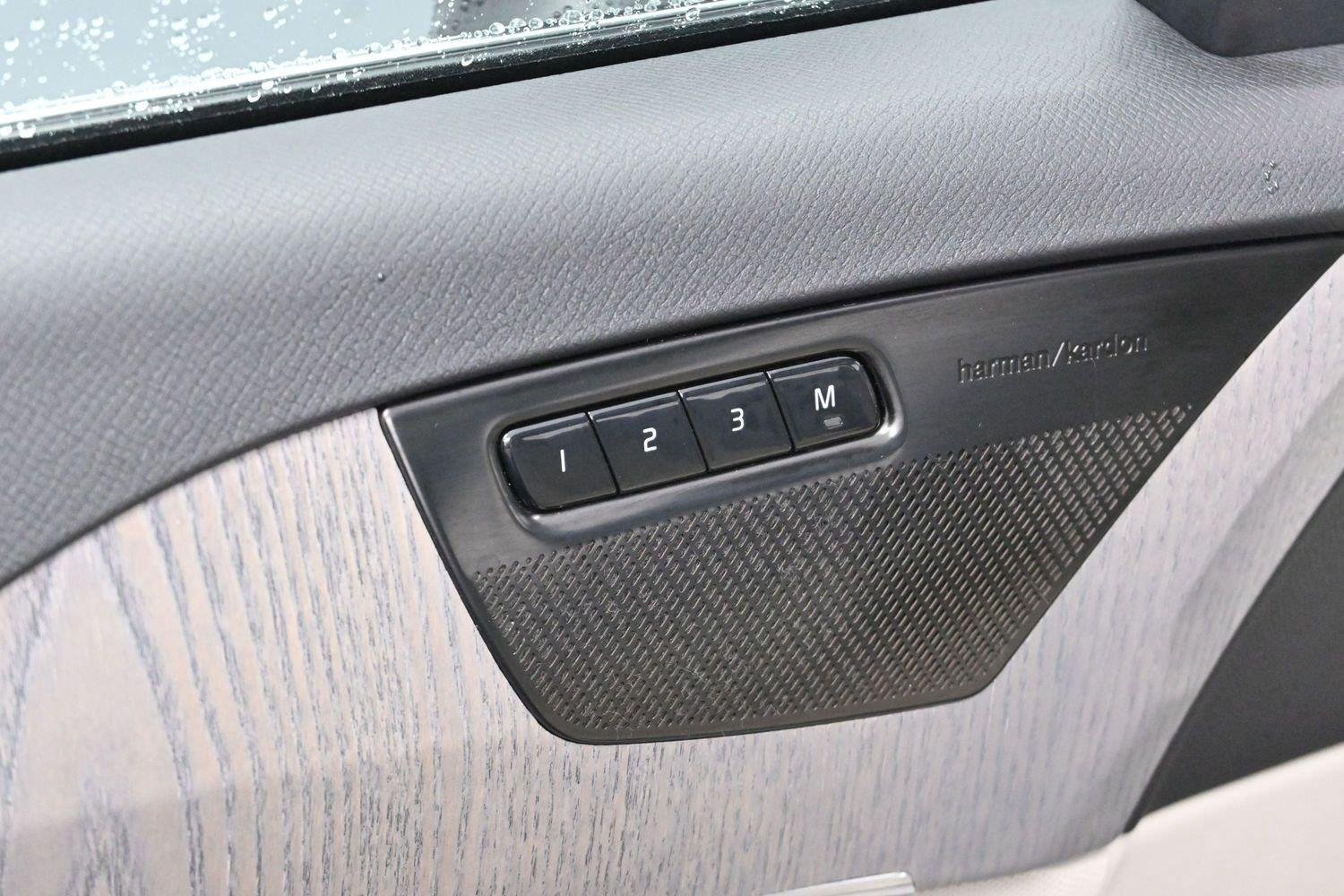 Used 2023 Denim Blue Metallic Volvo Plus image 10