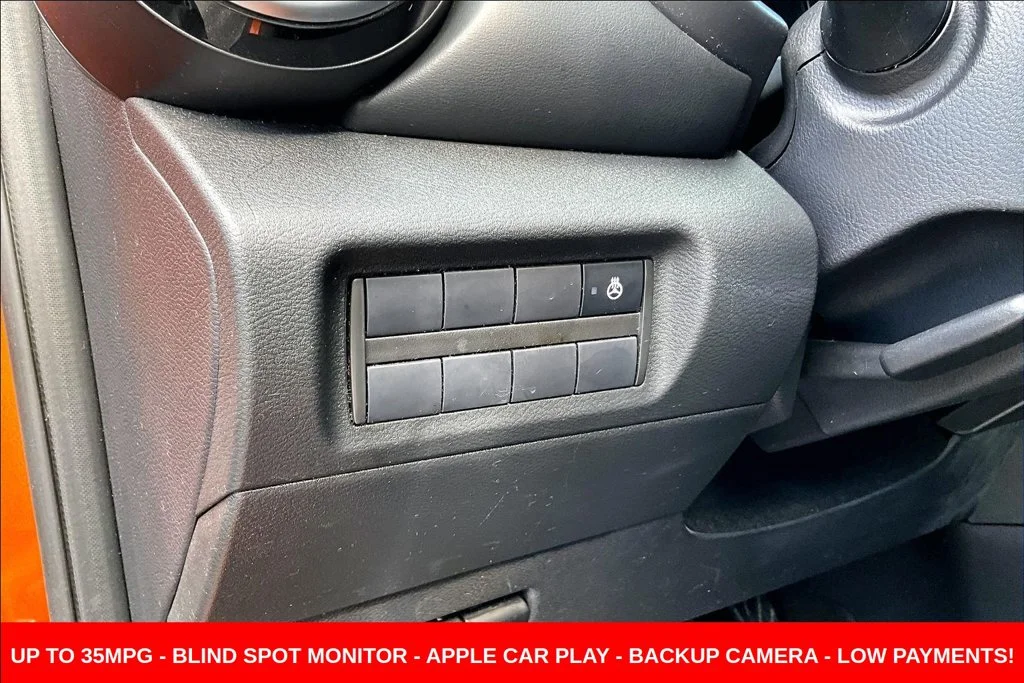 Used 2023 Orange Nissan SR image 12