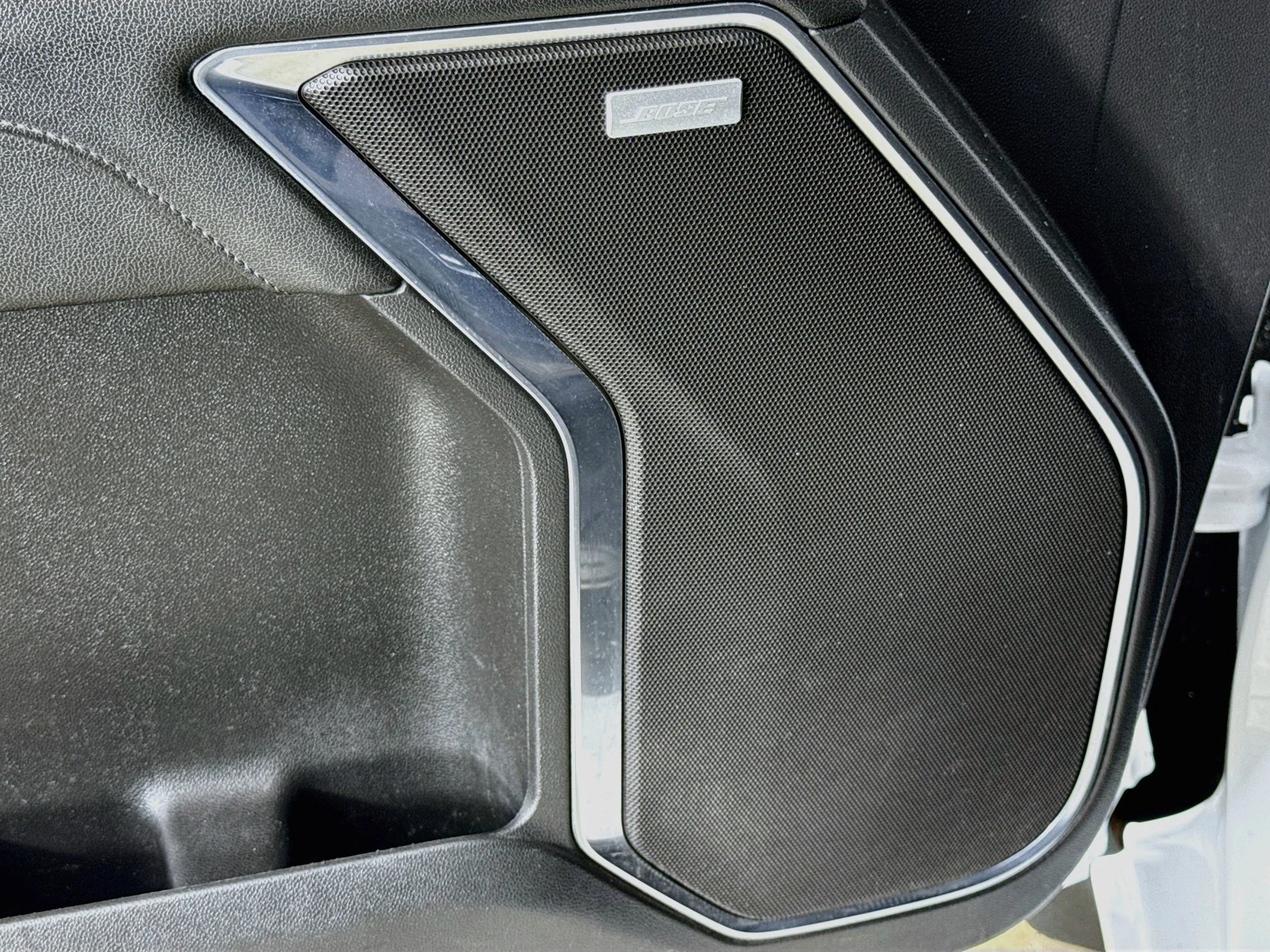 Used 2023 SUMMIT WHITE Chevrolet RST image 21
