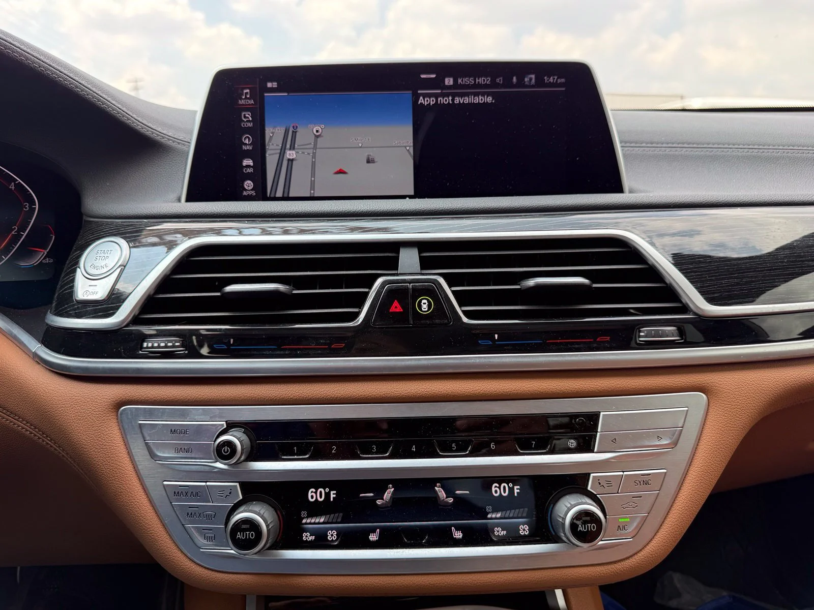 Used 2022 White BMW 740i image 7