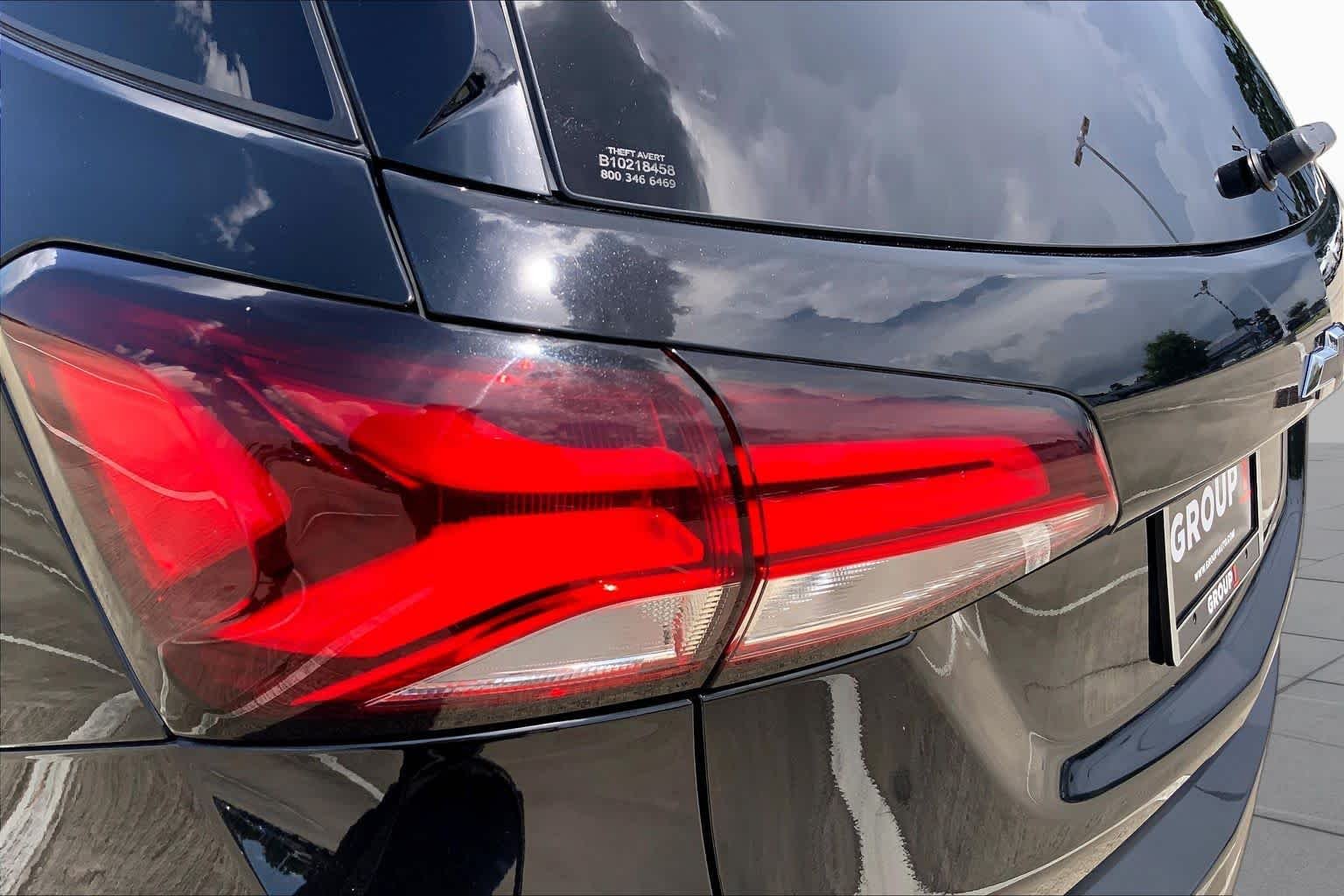 Used 2022 Mosaic Black Metallic Chevrolet RS image 28