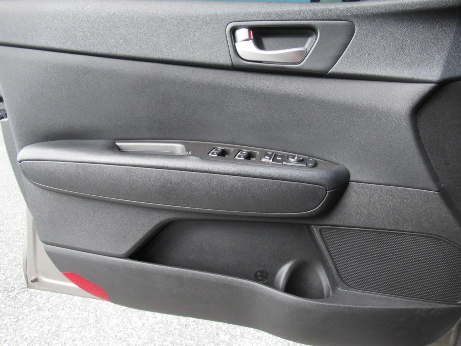 Used 2018 Silver Kia LX image 20