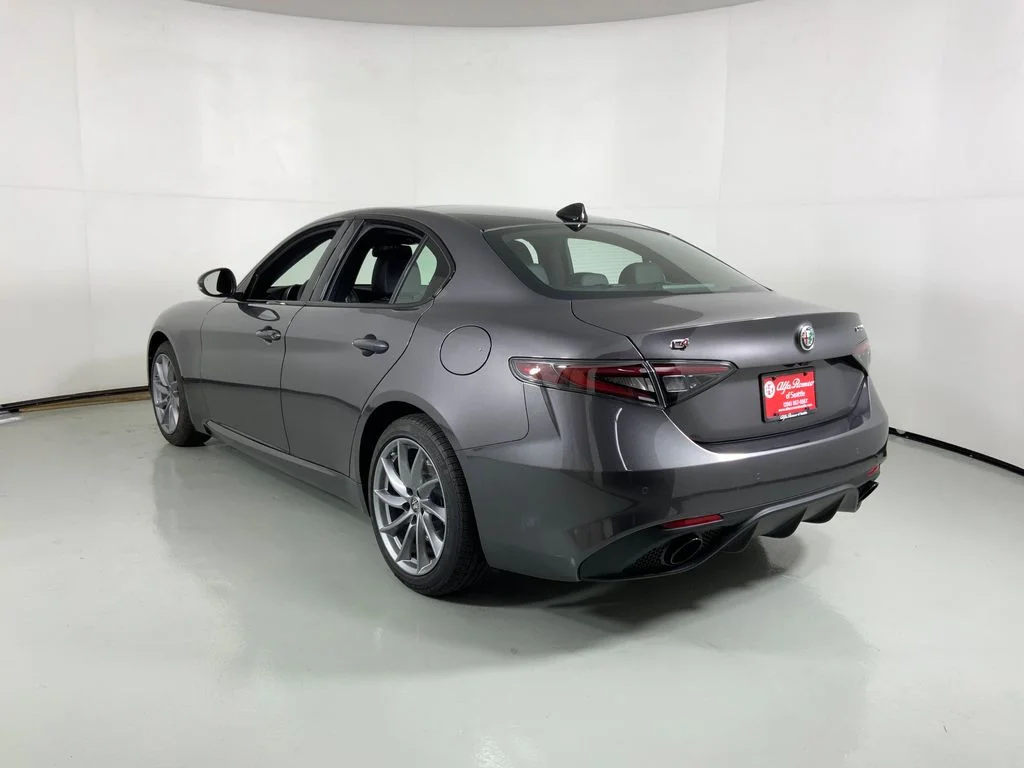 2026 Alfa Romeo Giulia Base - Photo 12