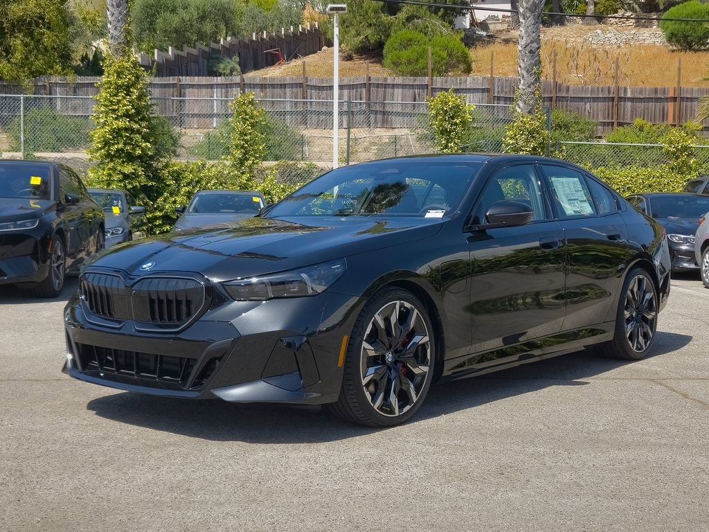 New 2026 Black Sapphire Metallic BMW 550e xDrive image 2