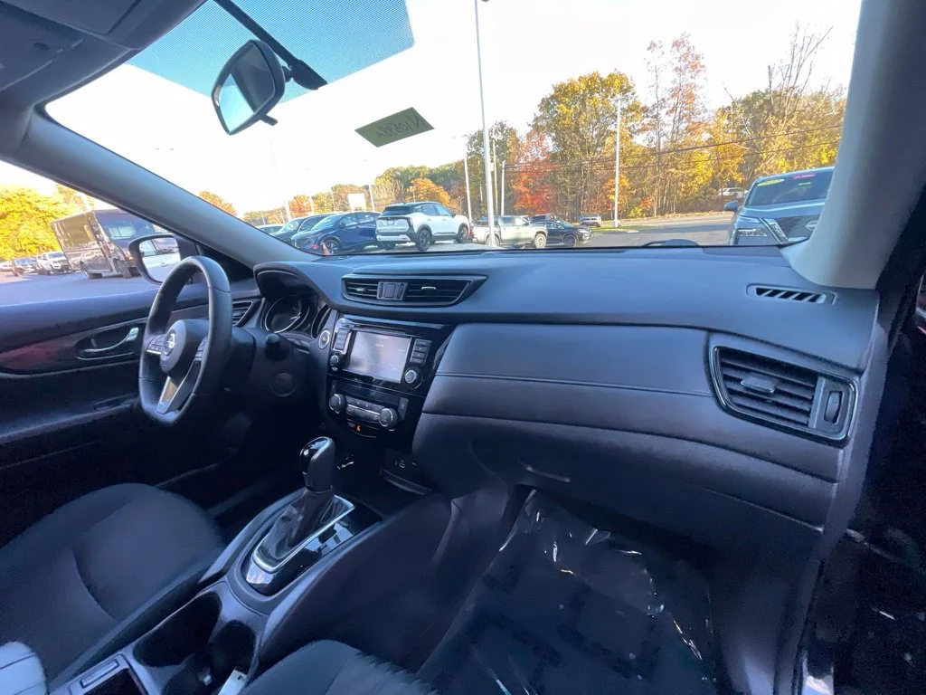 Certified Used 2018  Nissan SV image 13