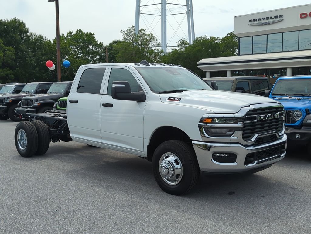 New 2026 Bright White Clear-Coat Exterior Paint Ram Tradesman image 9