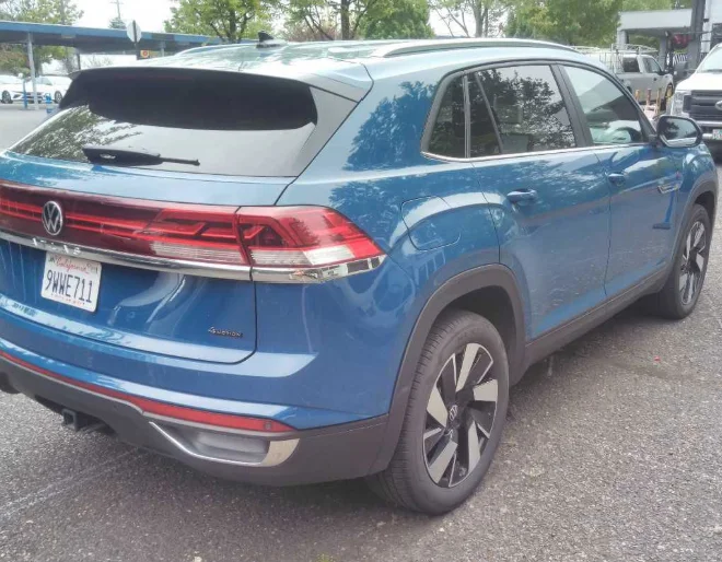 Used 2026  Volkswagen SE w/Technology image 2