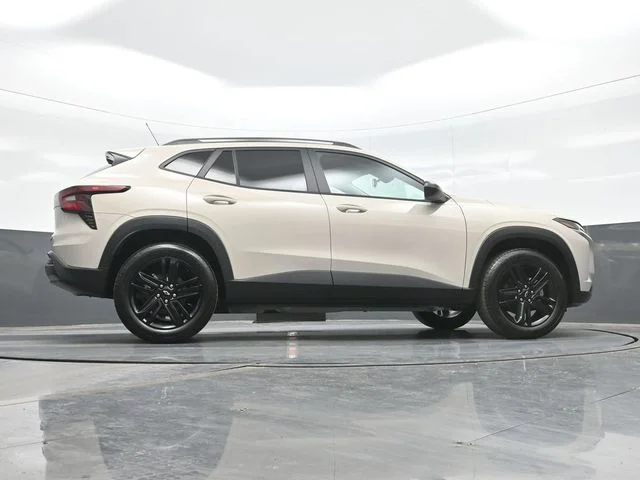 Used 2026 White Chevrolet ACTIV image 25