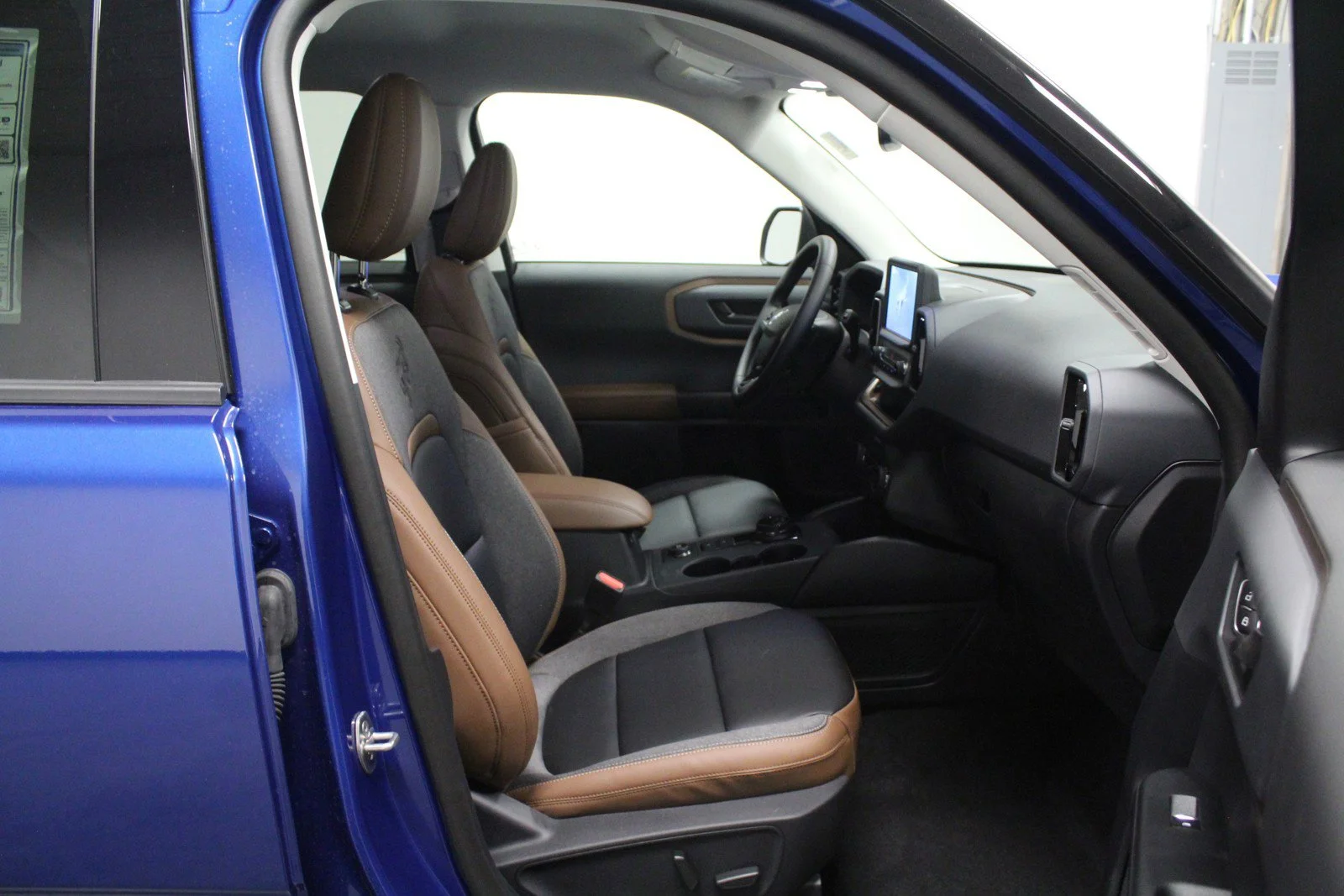 Used 2024 Atlas Blue Metallic Ford Outer Banks image 16