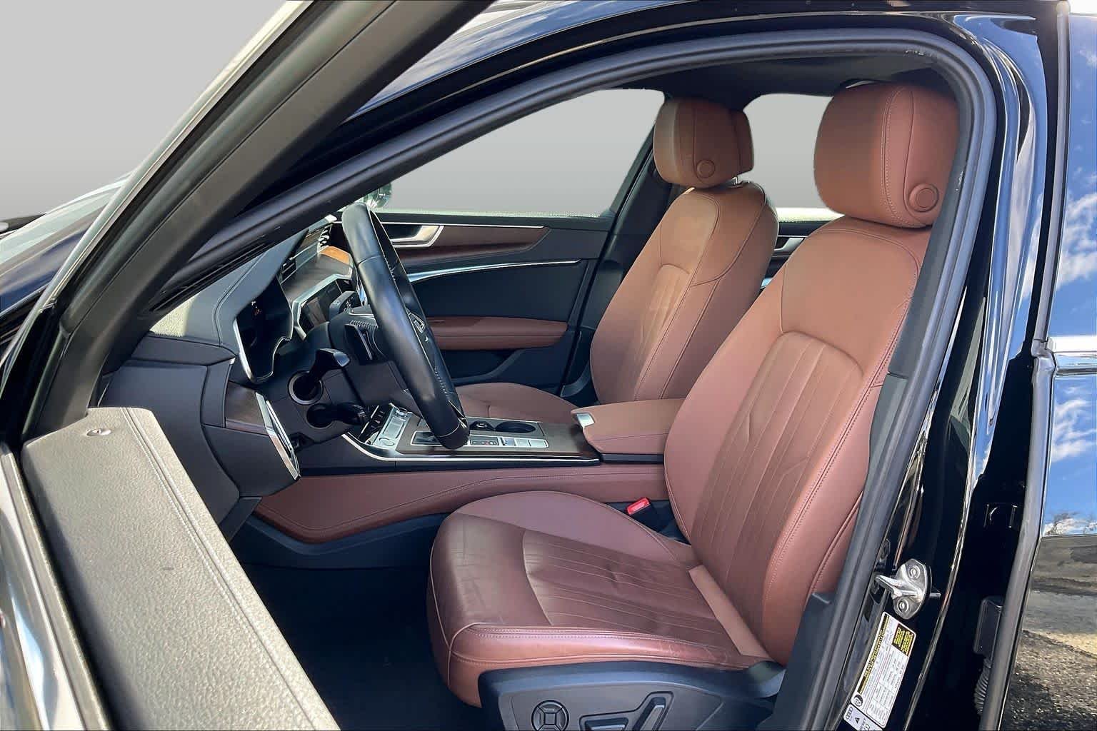 Used 2019 Mythos Black Metallic Audi Premium Plus image 7