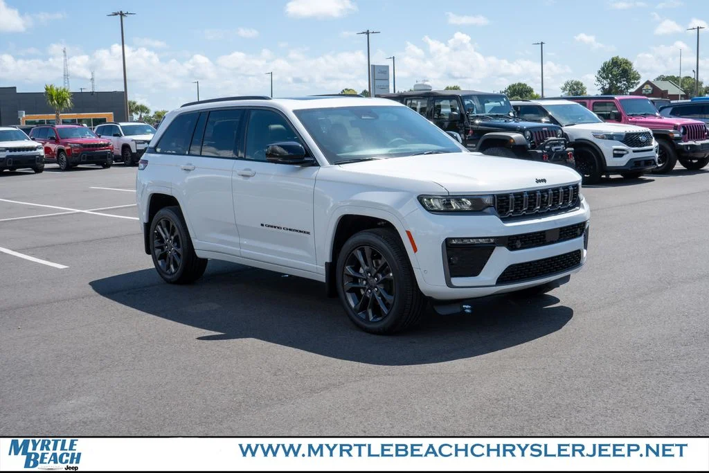 New 2026 Bright White Clear-Coat Exterior Paint Jeep Limited Reserve image 8