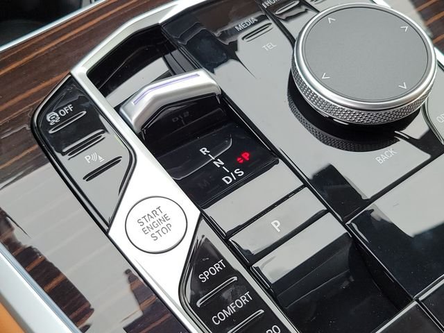 New 2026 White BMW xDrive40i image 29