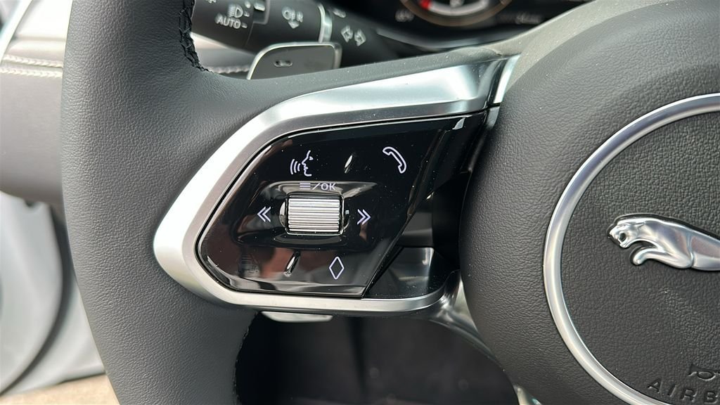 New 2024 Fuji White JAGUAR P300 R-DYNAMIC SE AWD image 11