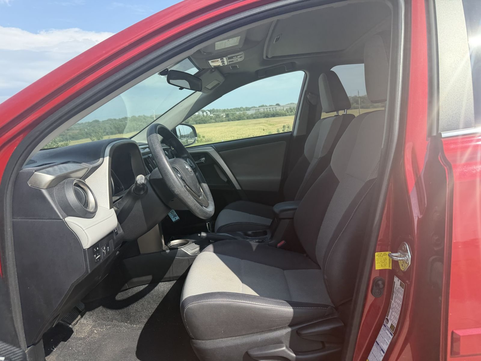 Used 2014 Red Toyota XLE image 4