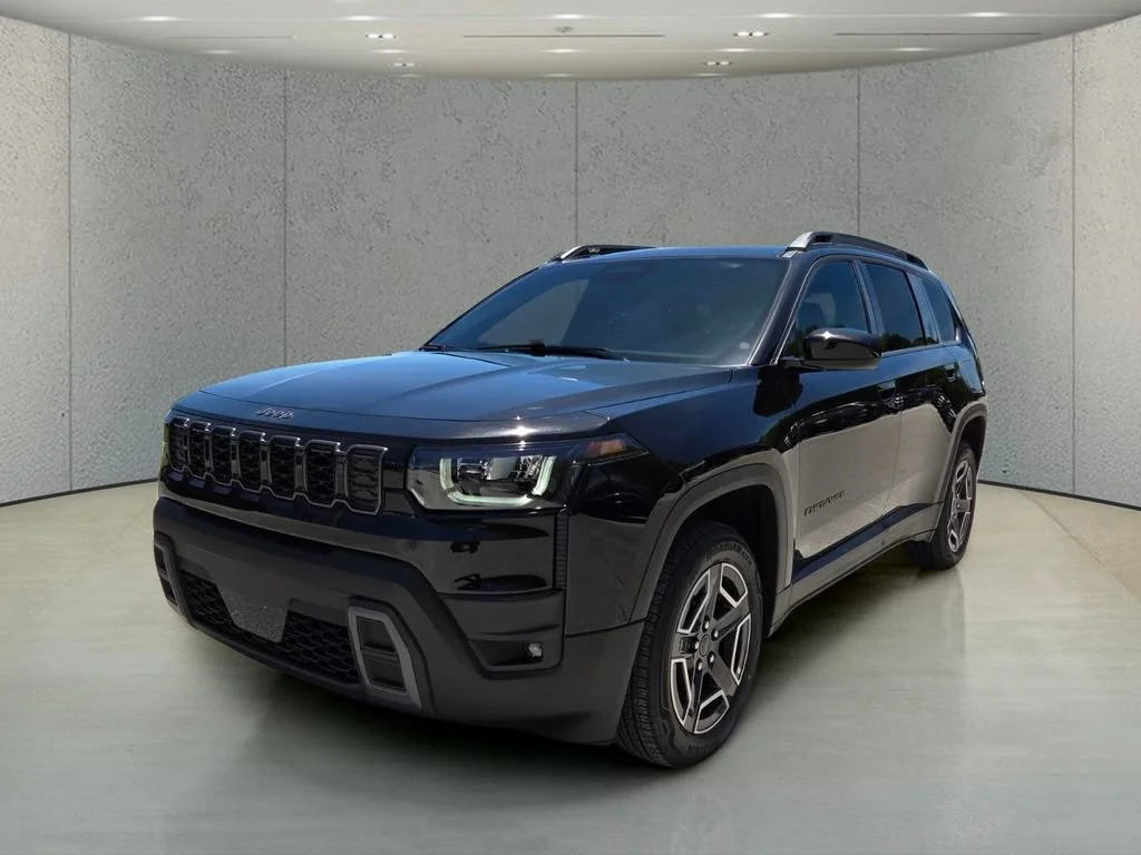 New 2026 Diamond Black Crystal Pearlcoat Jeep Laredo image 11