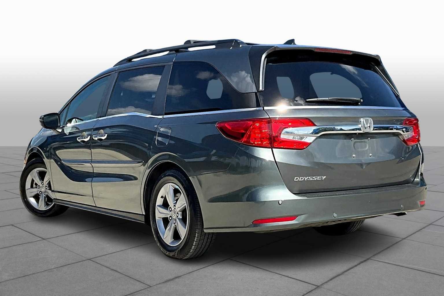 Used 2018 Modern Steel Metallic Honda EX image 11