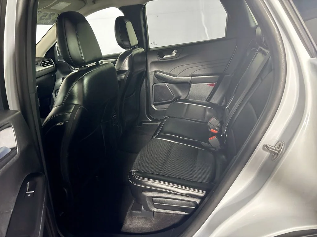 Used 2025 Silver Ford Platinum image 20
