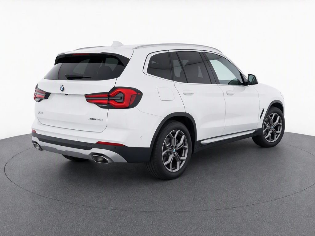 Used 2023 Alpine White BMW xDrive30i image 4