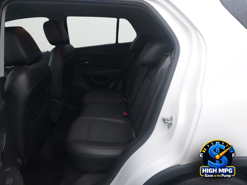 Used 2020 White Chevrolet LT image 28