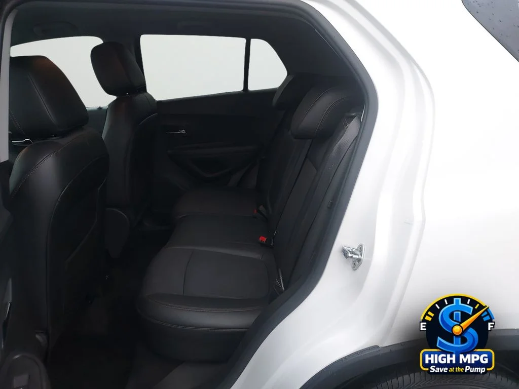 Used 2020 White Chevrolet LT image 28
