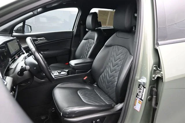 Used 2023 Green Kia X-Line image 14