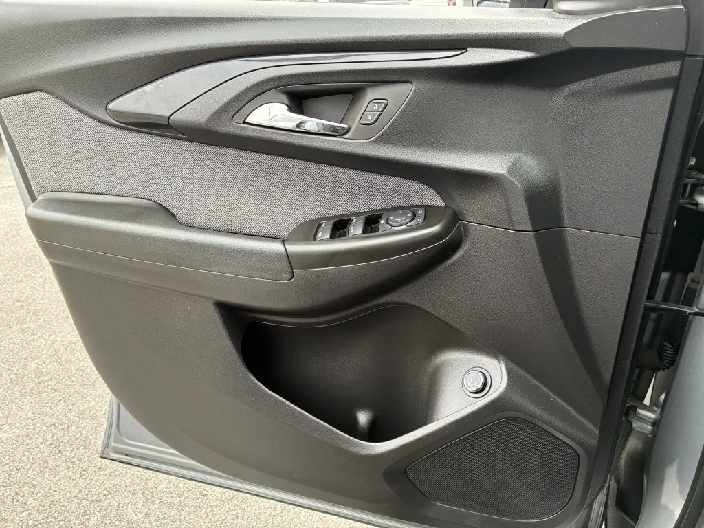 Used 2023 STERLING GRAY METALLIC Chevrolet LT image 13