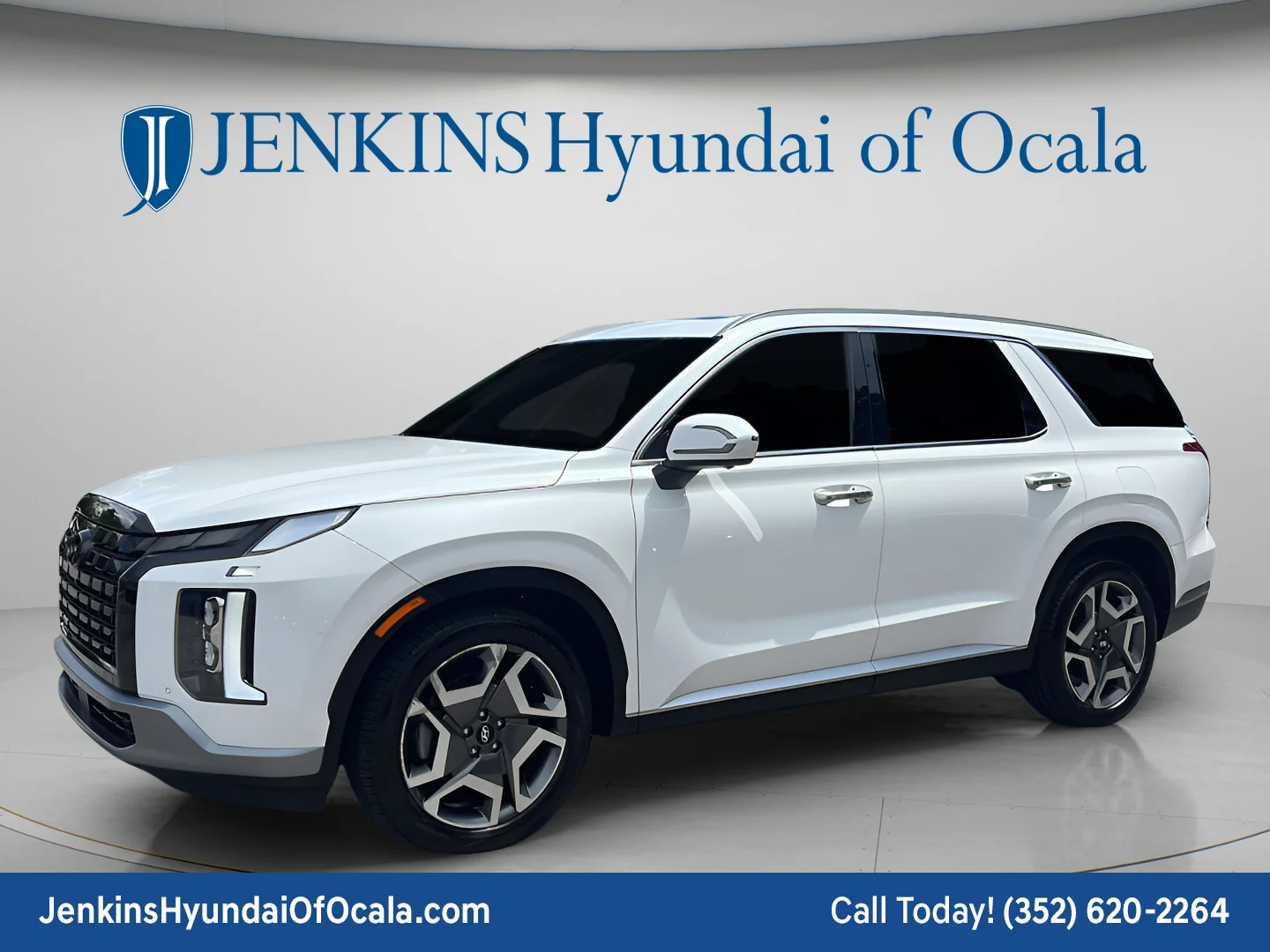 Used 2024 Hyper White Hyundai SEL 7P image 7