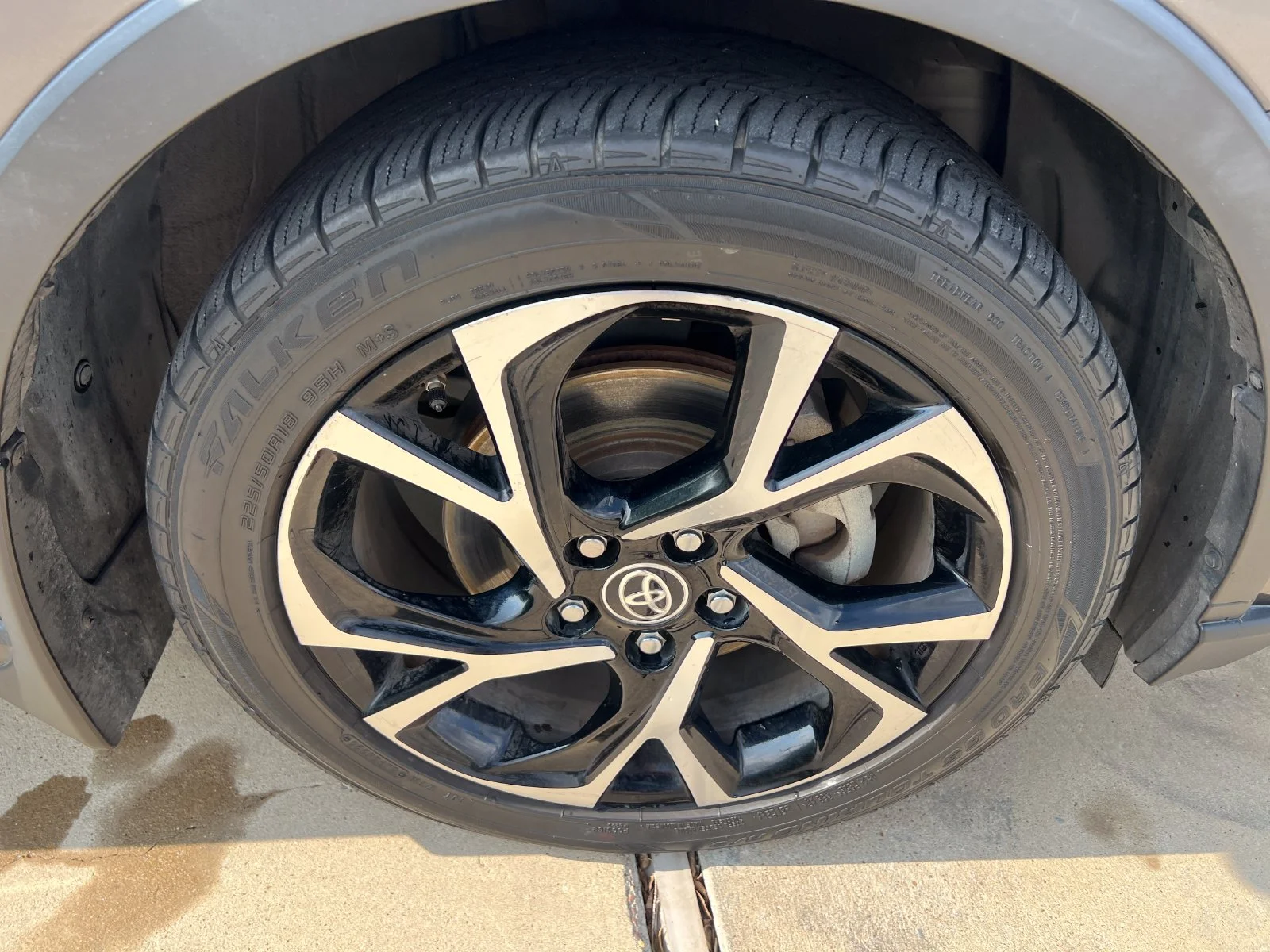 Used 2021 Gray Toyota XLE image 8