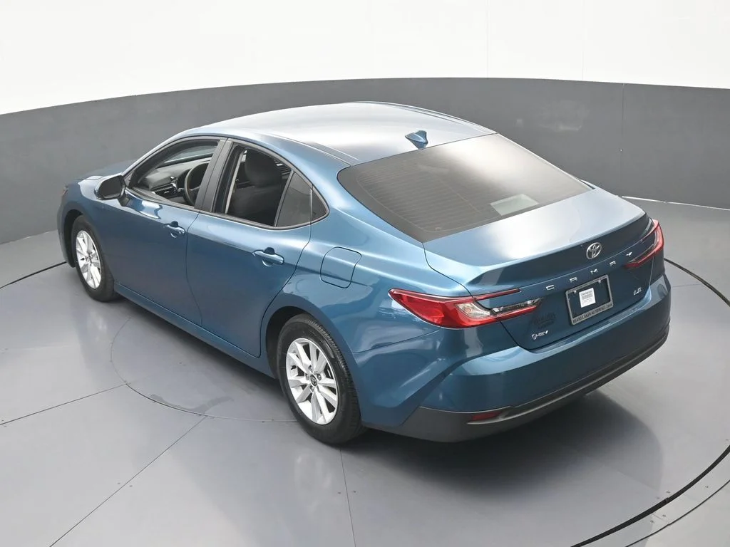 Used 2025 Ocean Toyota LE image 46