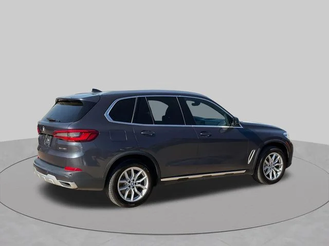Used 2019 Gray BMW xDrive40i image 5