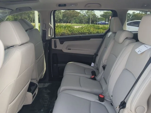 New 2027 Platinum White Pearl Honda EX-L image 12