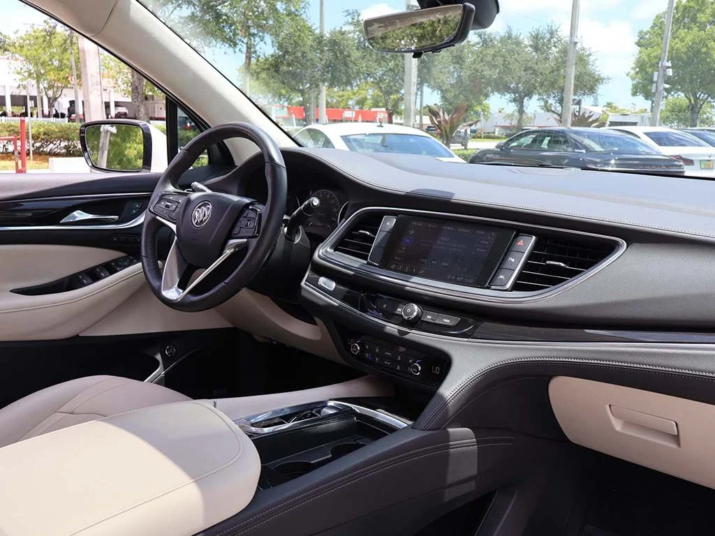 Used 2023 White Buick Premium Group image 33