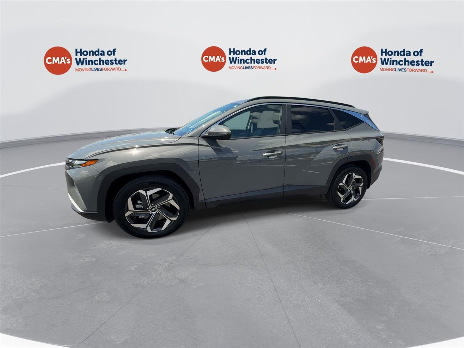 Used 2024 Hampton Gray Hyundai SEL image 4
