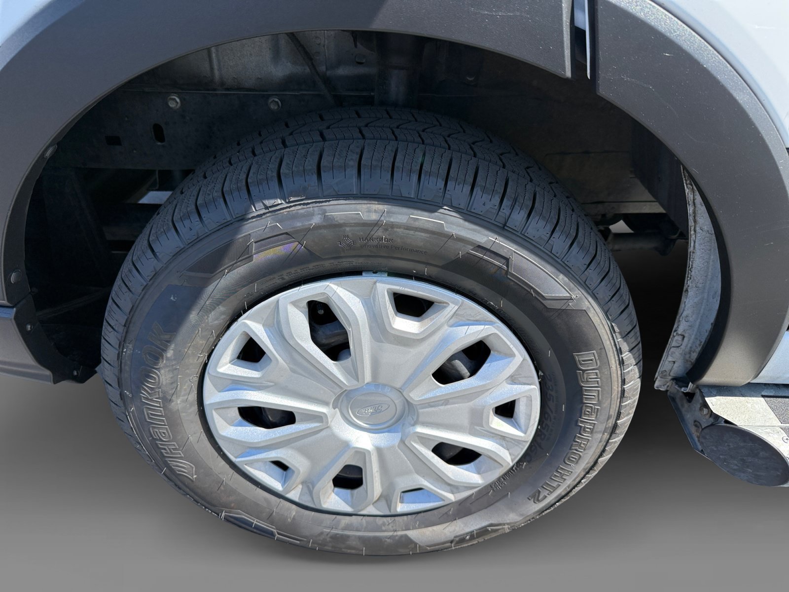 Used 2025 Oxford White Ford Base image 9