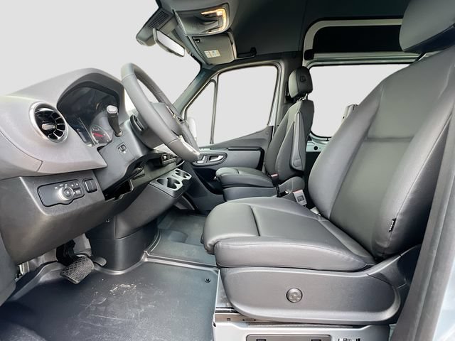 New 2026 High-tech silver metallic Mercedes-Benz Cargo 170 WB image 16