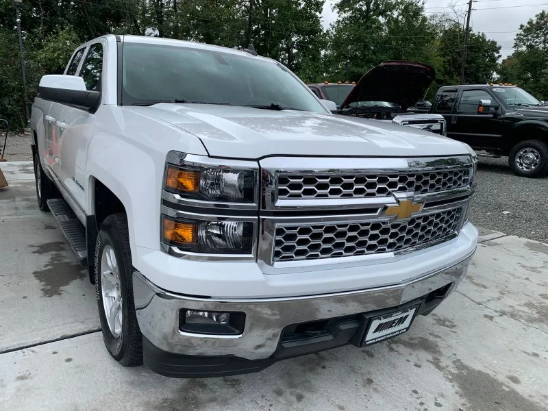 Used 2015 White Chevrolet LT Pickup 4D 6 1/2 ft image 17