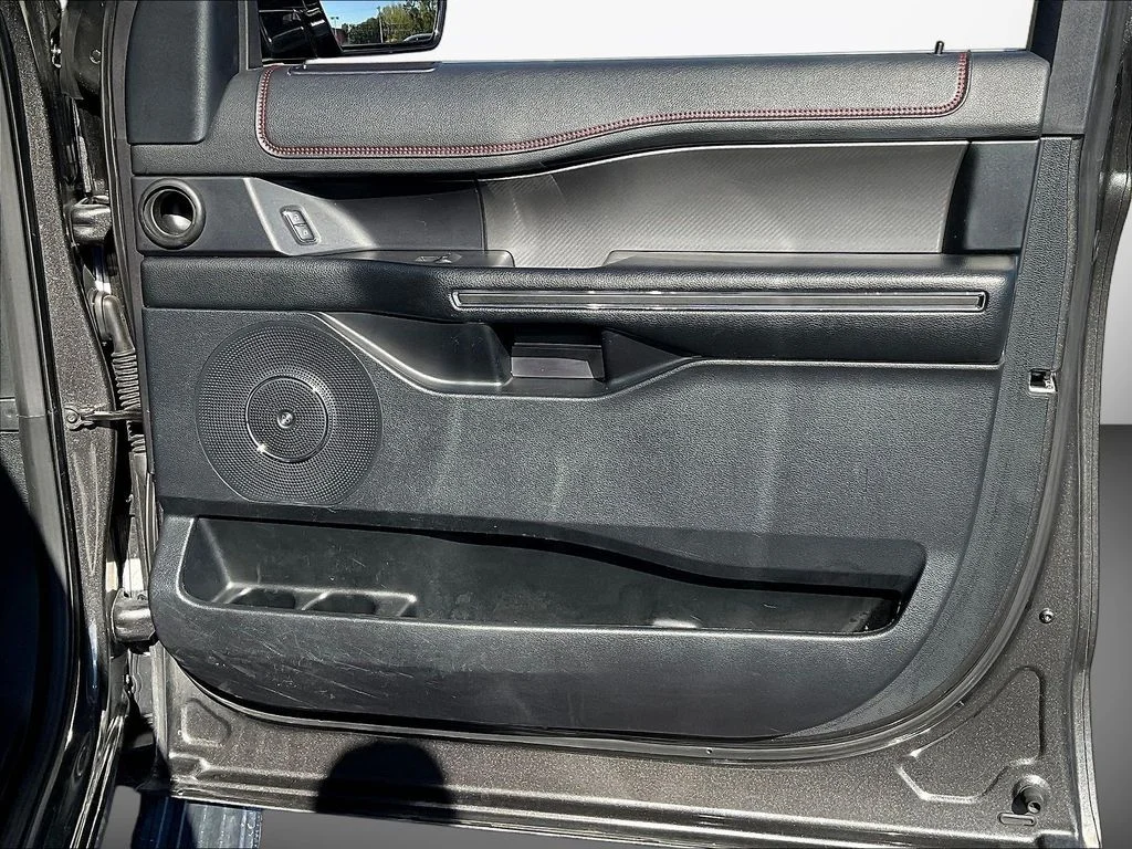 Used 2021 Magnetic Ford Limited image 32