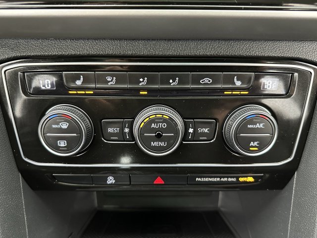 Used 2022 Red Volkswagen SEL image 19