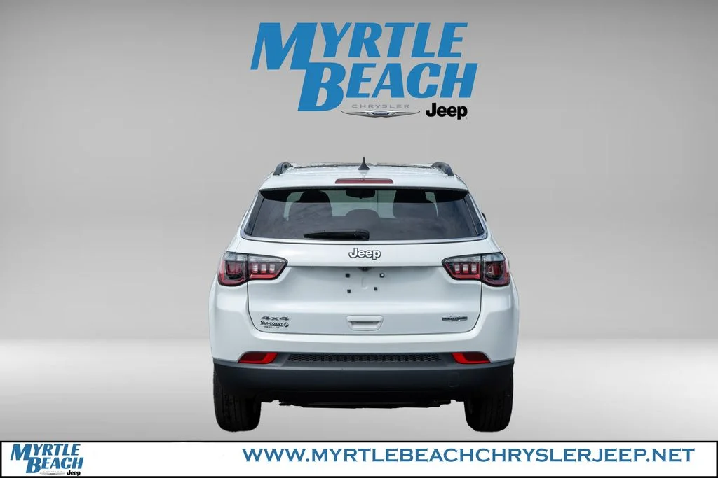 Certified Used 2023 Bright White Clearcoat Jeep Latitude image 5