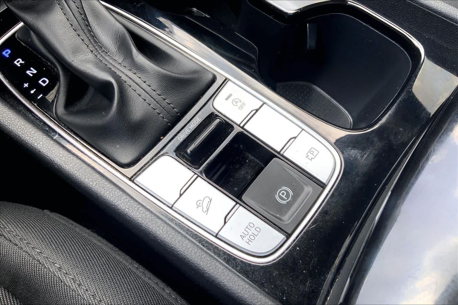 Used 2022 Portofino Gray Hyundai SE image 31