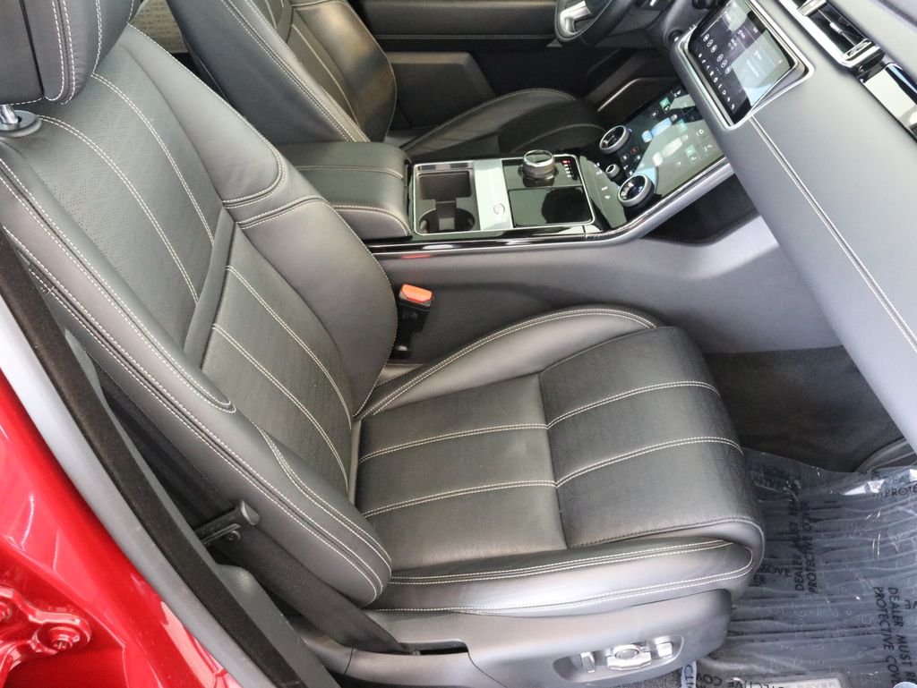 Used 2019 Red Land Rover HSE R-Dynamic image 45