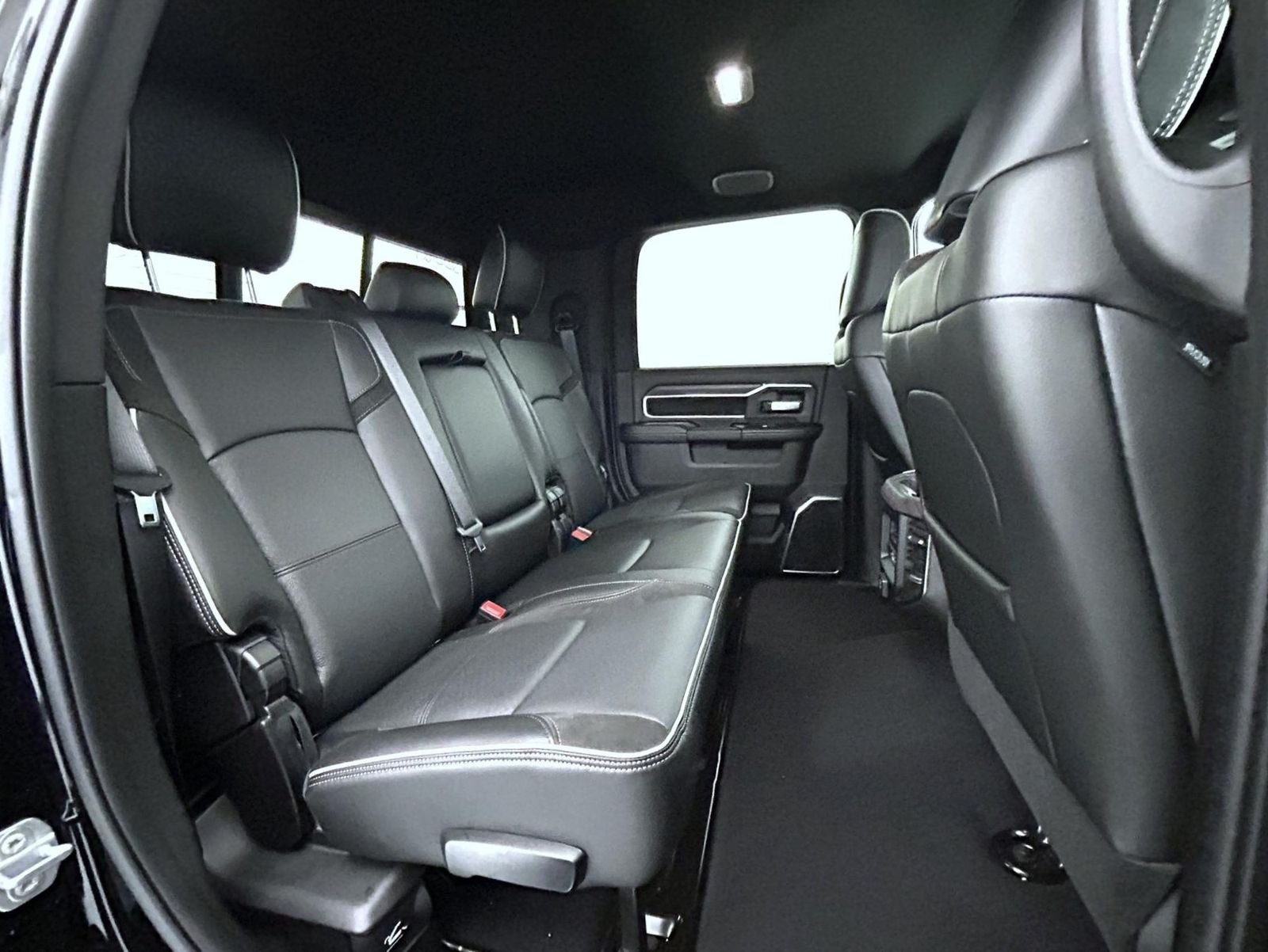 New 2026 Diamond Black Crystal Pearl-Coat Exterior Paint RAM Laramie image 18