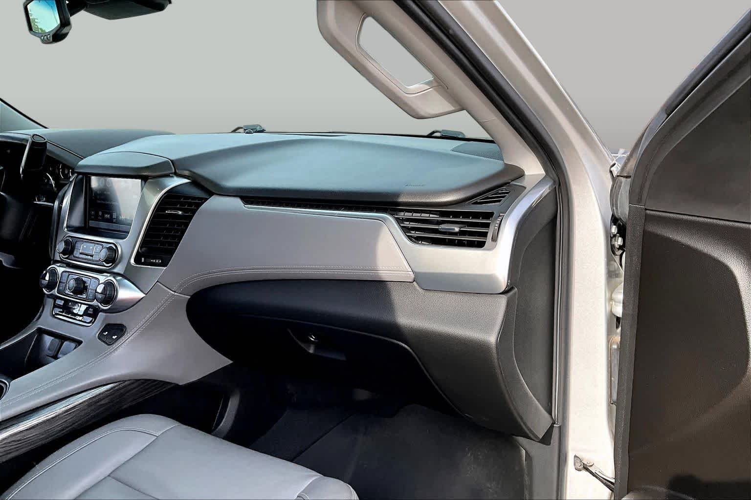 Used 2019 Silver Ice Metallic Chevrolet LT image 18