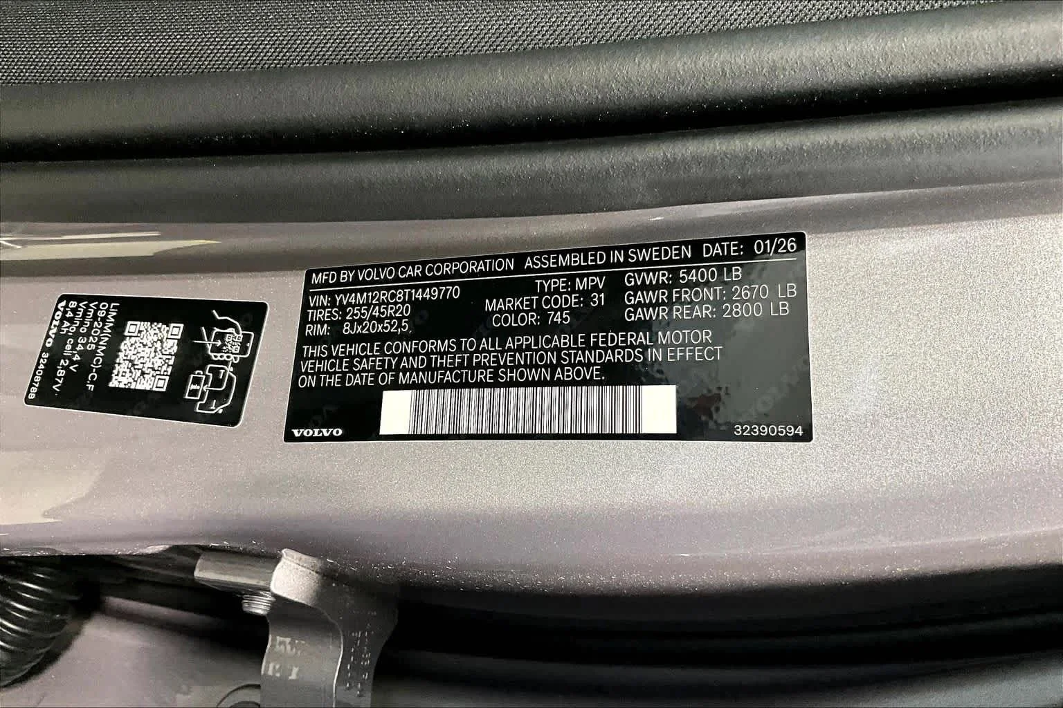 New 2026 AURORA SILVER Volvo Plus image 12
