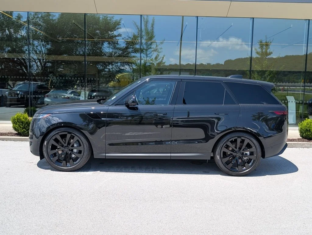 New 2026 Santorini Black Land Rover SE image 2