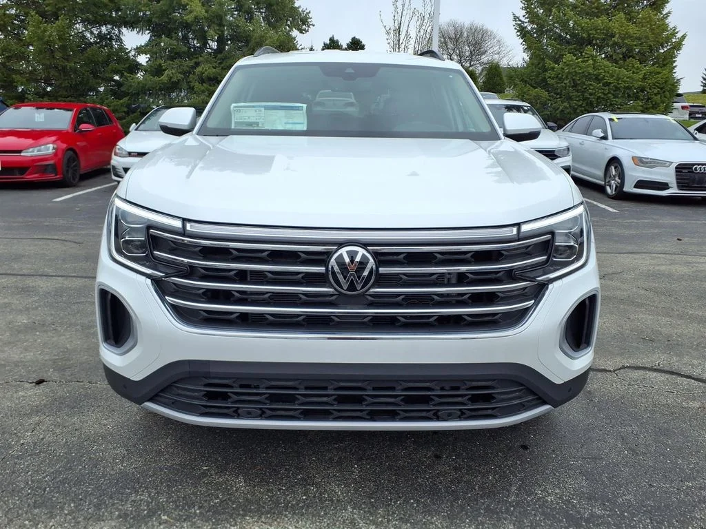 New 2026 Opal White Pearl Volkswagen SE w/Technology image 5